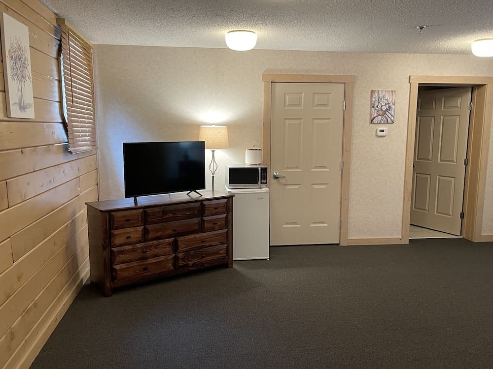 Paddle Wheel Inn property views in Oregon, IL — gallery photo 3