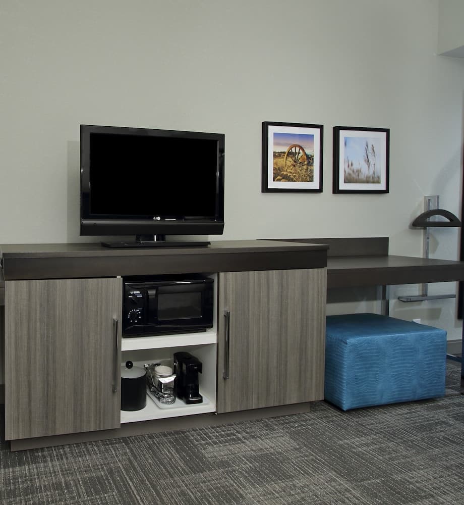 Hampton Inn Hagerstown-I-81 interior in Hagerstown, MD — gallery photo 2