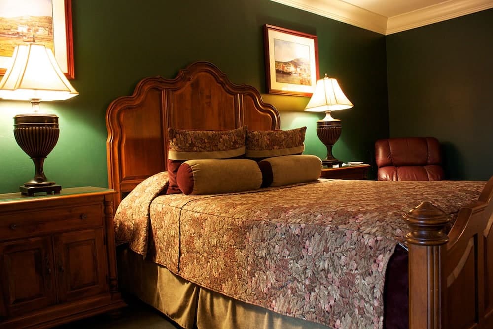 St. Brendan's Inn gallery photo in Green Bay, WI — image 34