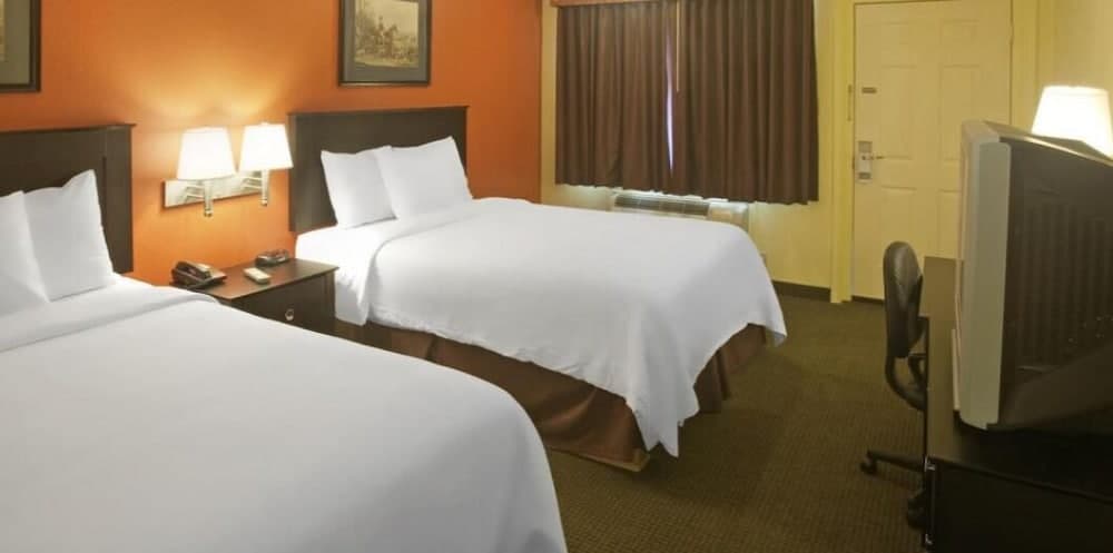 Americas Best Value Inn Waco property views in Waco, TX — gallery photo 3