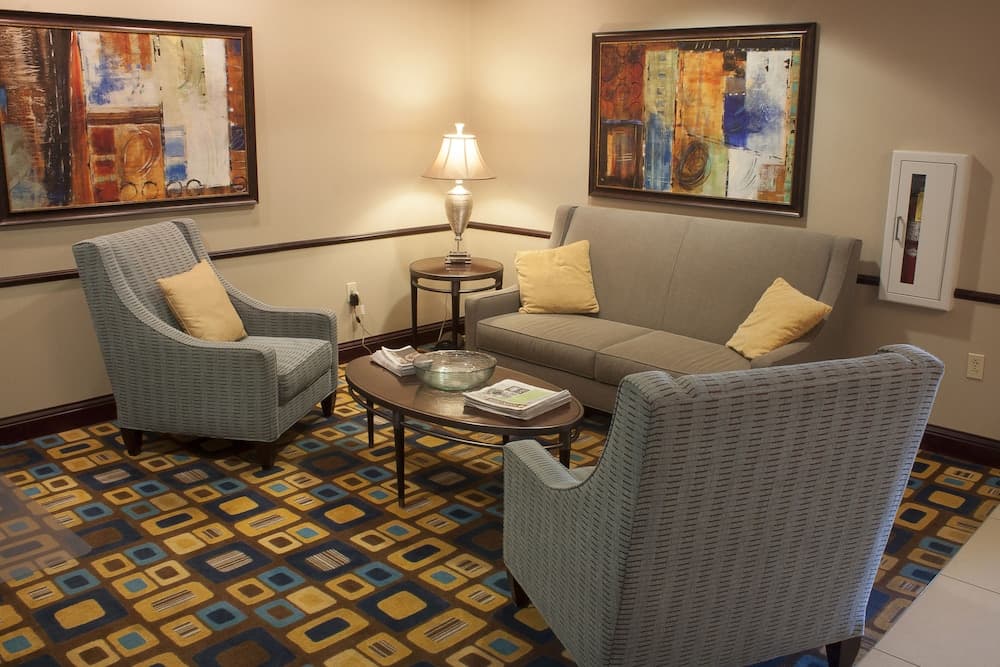 Holiday Inn Express & Suites Youngstown West - Austintown by IHG gallery photo in Austintown, OH — image 18