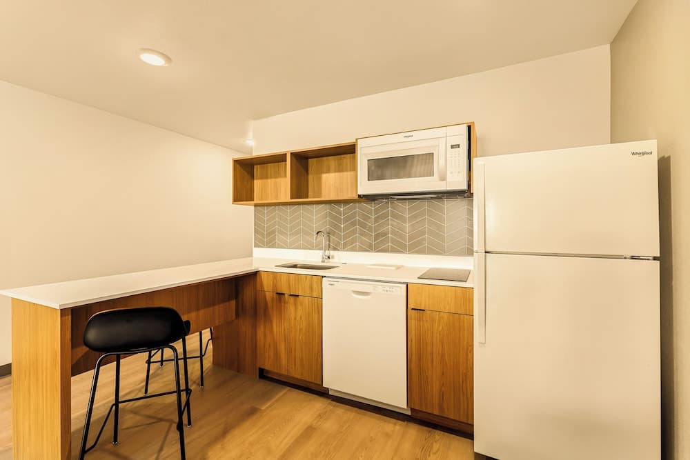 LivAway Suites Phoenix-Surprise gallery photo in Surprise, AZ — image 7