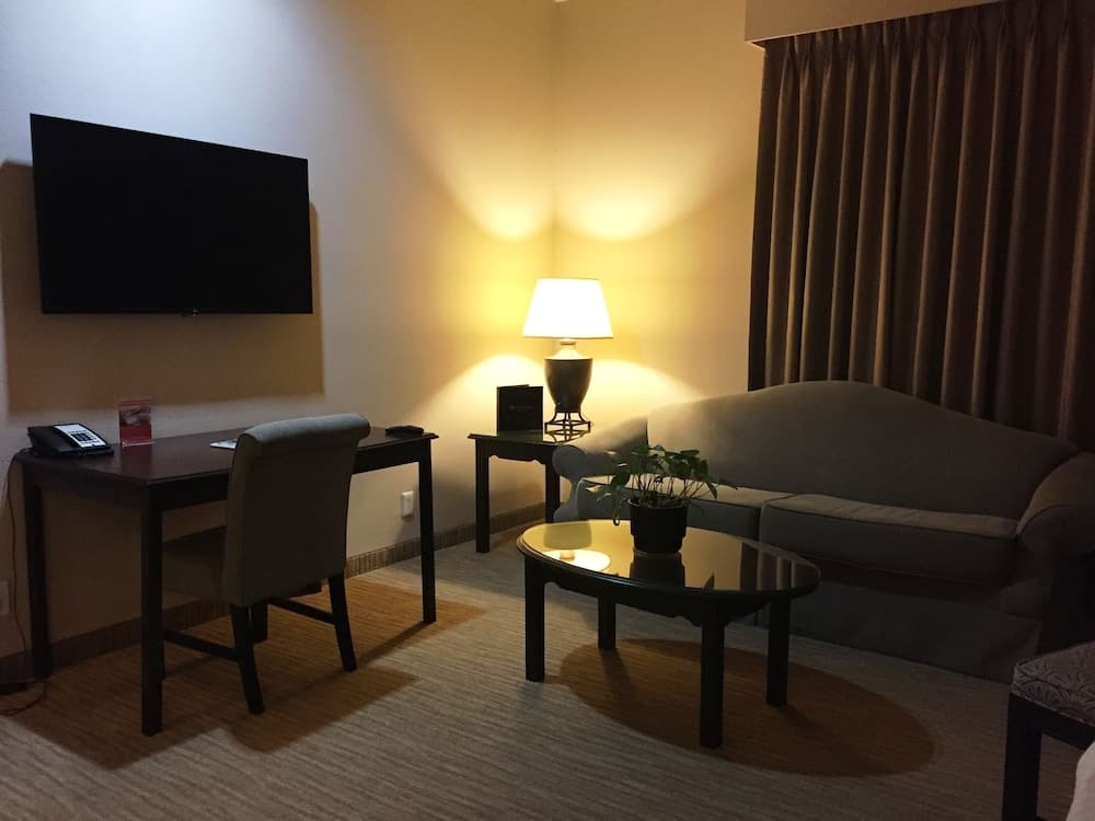 Coast Burbank Hotel gallery photo in Burbank, CA — image 37