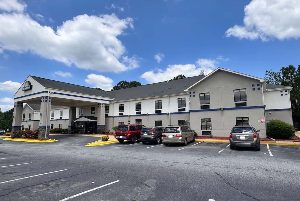 Days Inn by Wyndham Greenville South/Mauldin featured exterior or lobby in Mauldin, SC — similar hotel