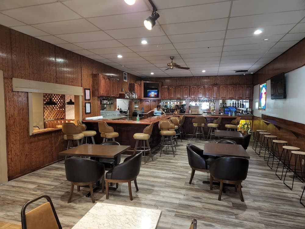 Delta Queen Lodge Bar Restaurant gallery photo in Isleton, CA — image 66