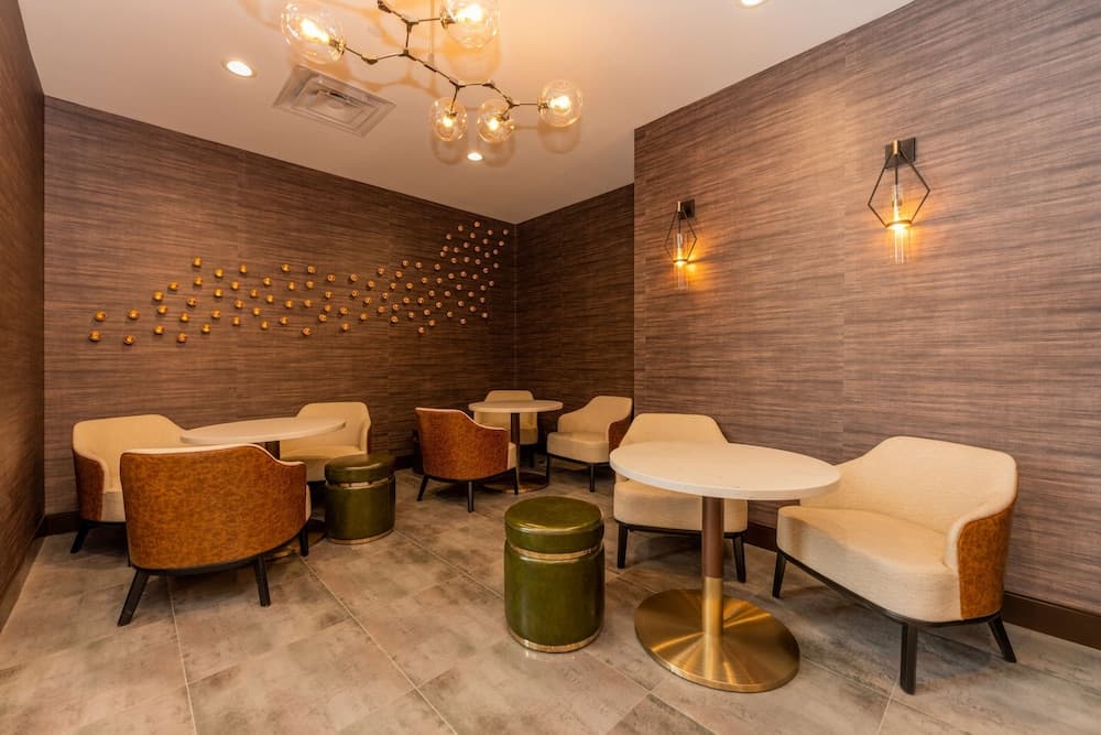 Hampton Inn & Suites Houston Sugar Land gallery photo in Sugar Land, TX — image 49