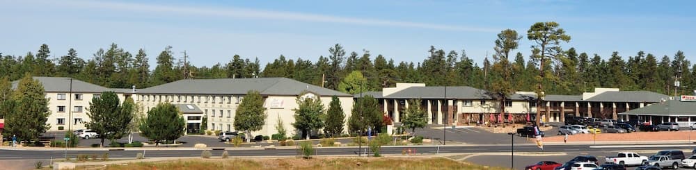Red Feather Lodge featured exterior or lobby in Grand Canyon, AZ — similar hotel