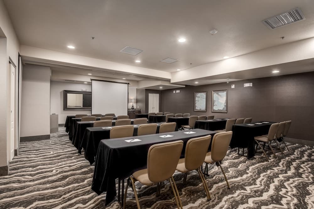 Holiday Inn Express Hotel and Suites West Valley by IHG gallery photo in West Valley City, UT — image 4
