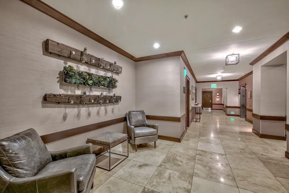 2 Bedroom At Constellation S Condo by RedAwning interior in Truckee, CA — gallery photo 2