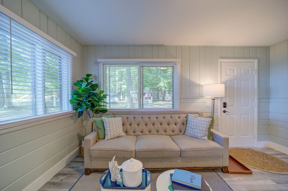 Scenic Drive Resort by DreamStay gallery photo in Muskegon, MI — image 79