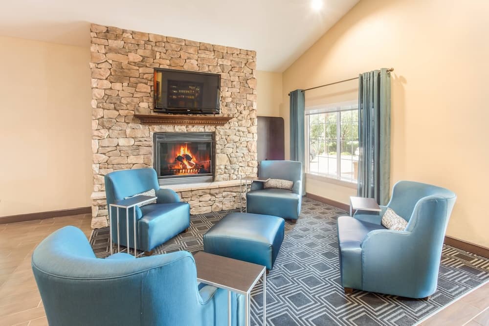 TownePlace Suites by Marriott Tucson Airport interior in Tucson, AZ — gallery photo 2