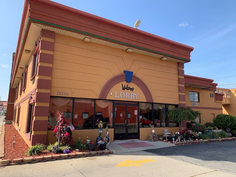 A Victory Inn - West Dearborn featured exterior or lobby in Dearborn, MI — similar hotel