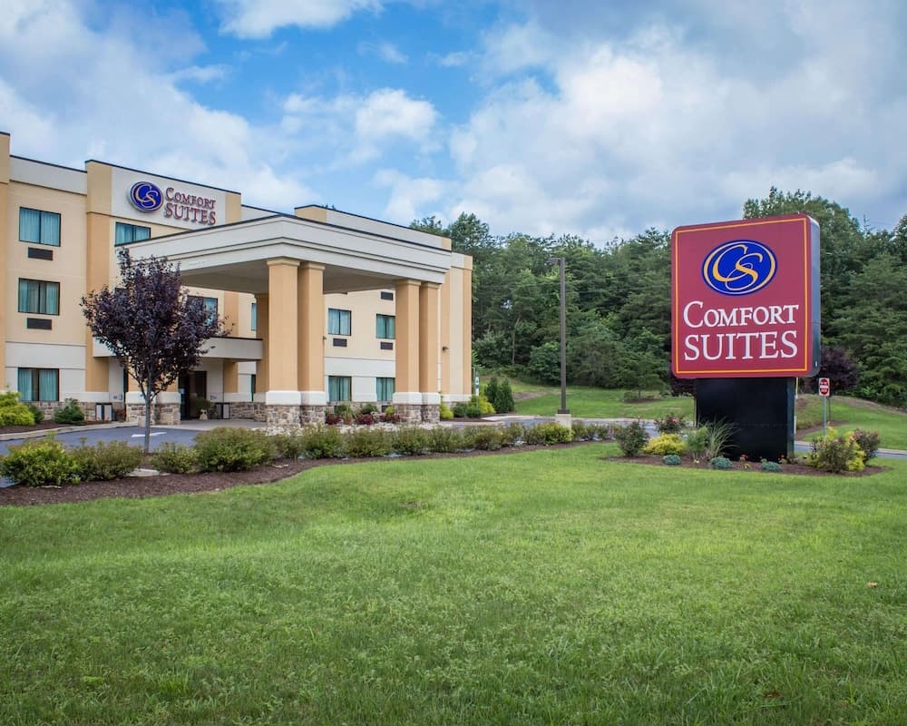 Comfort Suites Lewisburg near University featured exterior or lobby in Lewisburg, PA — similar hotel
