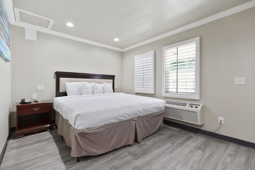 Le Blanc Inn & Suites gallery photo in El Monte, CA — image 26