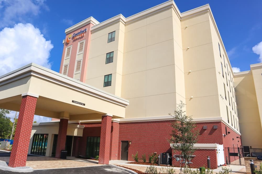 Comfort Suites Gainesville near University gallery photo in Gainesville, FL — image 58