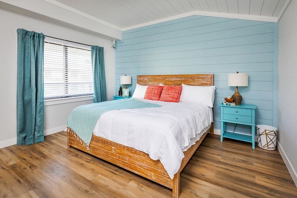 Surf House gallery photo in Hampton, NH — image 10