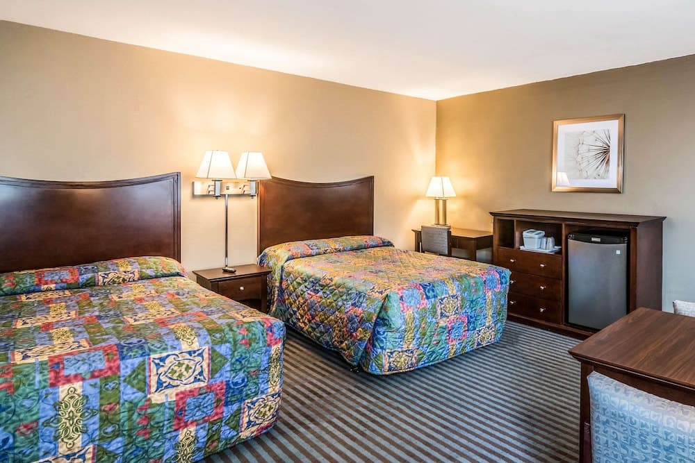 Rodeway Inn Regalodge gallery photo in Glendale, CA — image 20