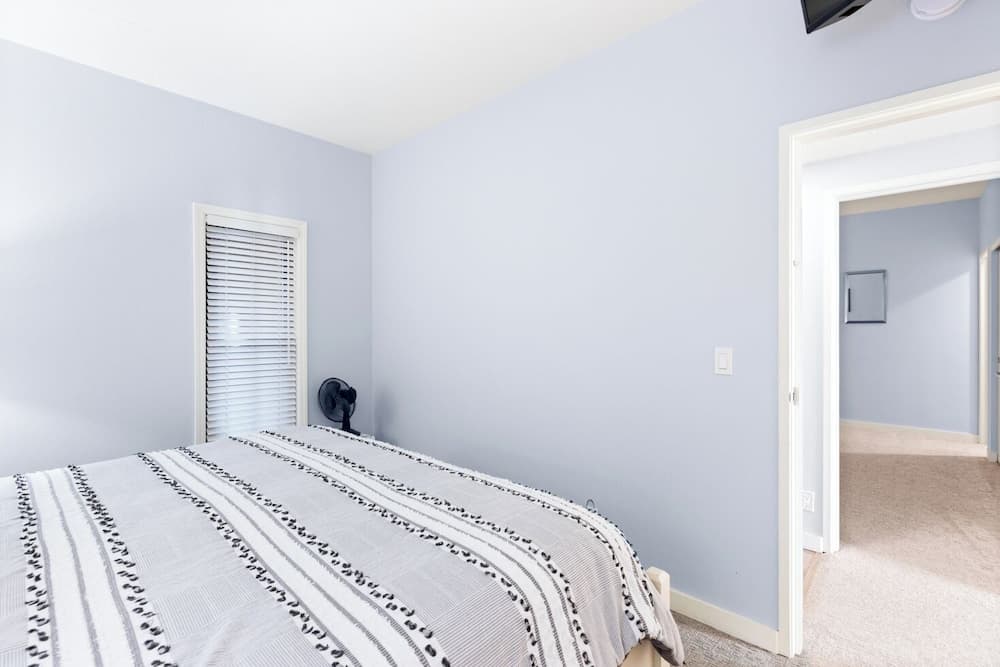 The Sand & Sea Condos - Oceanfront interior in Seaside, OR — gallery photo 2