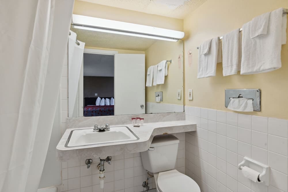 Miami Suites Hotel gallery photo in Toledo, OH — image 41