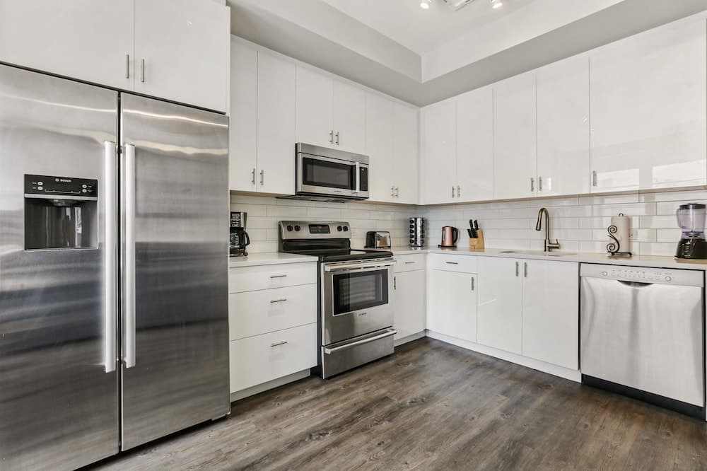 Exquisite Condo a Short Walk to F.Q. interior in New Orleans, LA — gallery photo 2