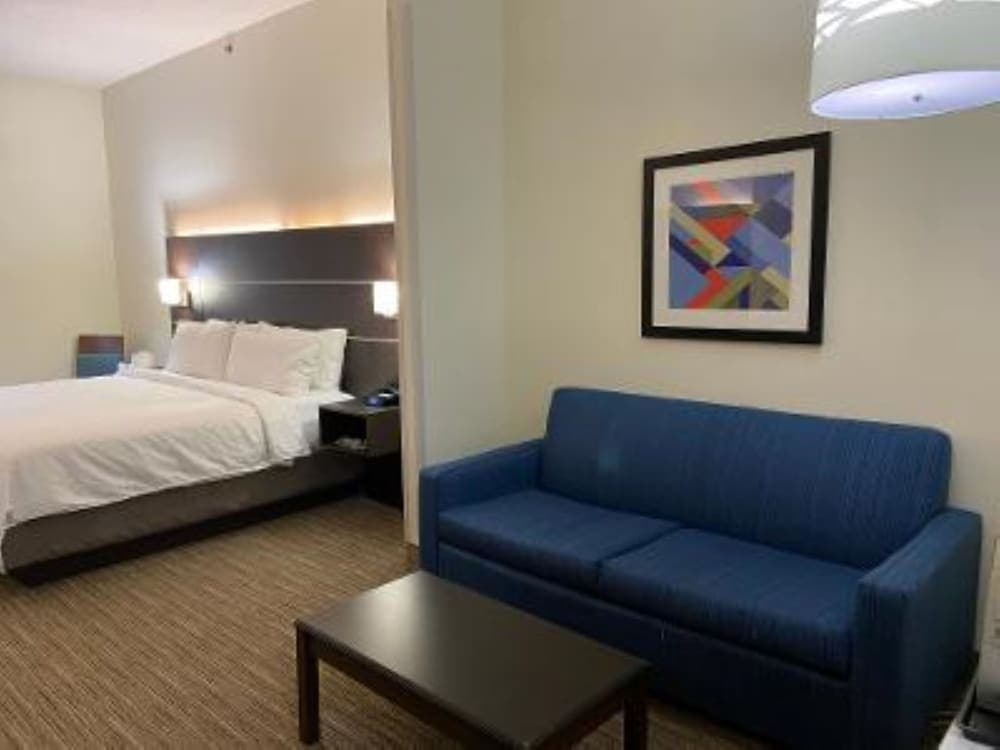 Holiday Inn Express Hotel & Suites Gadsden W-Near Attalla by IHG property views in Attalla, AL — gallery photo 3