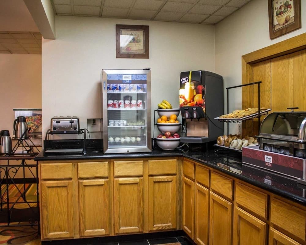 Quality Inn Akron South gallery photo in Akron, OH — image 10