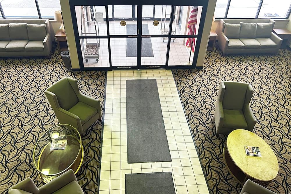 Blue Way Inn & Suites La Crosse gallery photo in La Crosse, WI — image 13