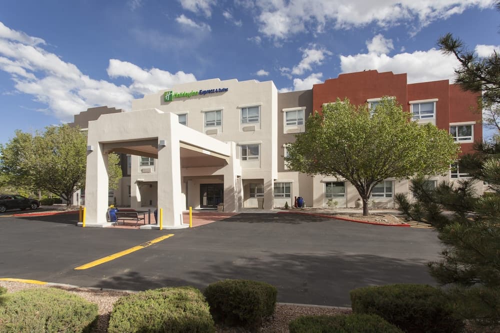 Holiday Inn Express & Suites Santa Fe by IHG featured exterior or lobby in Santa Fe, NM — similar hotel