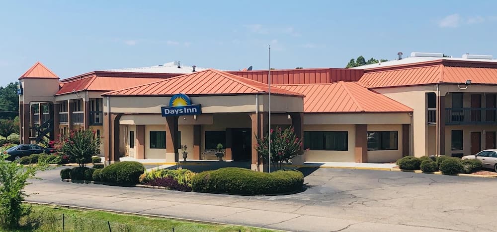 Days Inn by Wyndham Columbus — hotel in Columbus, Mississippi
