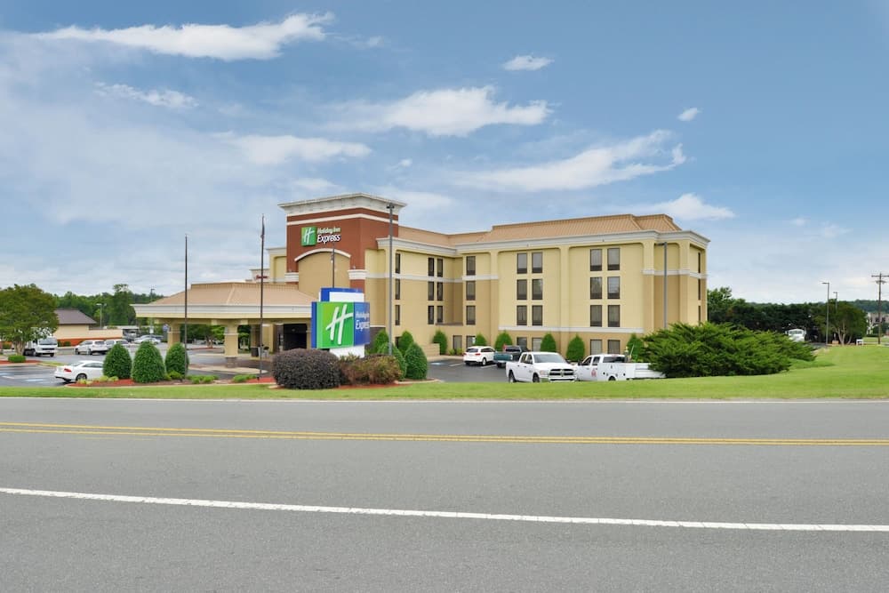 Holiday Inn Express Burlington by IHG gallery photo in Burlington, NC — image 35