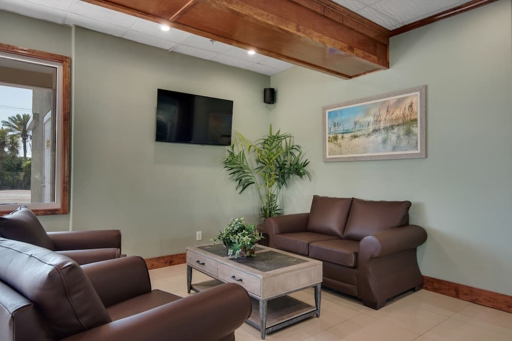 Baymont by Wyndham Panama City Beach property views in Panama City Beach, FL — gallery photo 3