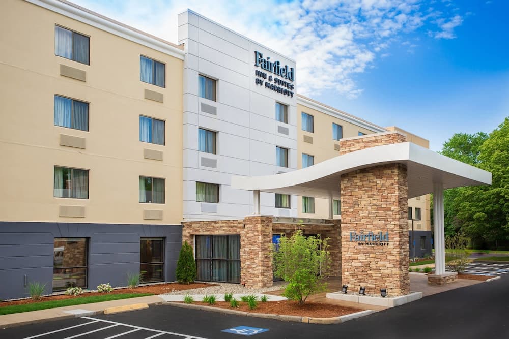 Fairfield by Marriott Inn & Suites Raynham Middleborough/Plymouth featured exterior or lobby in Middleborough, MA — similar hotel