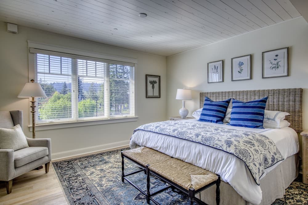 The Inn at Pleasant Beach gallery photo in Bainbridge Island, WA — image 8