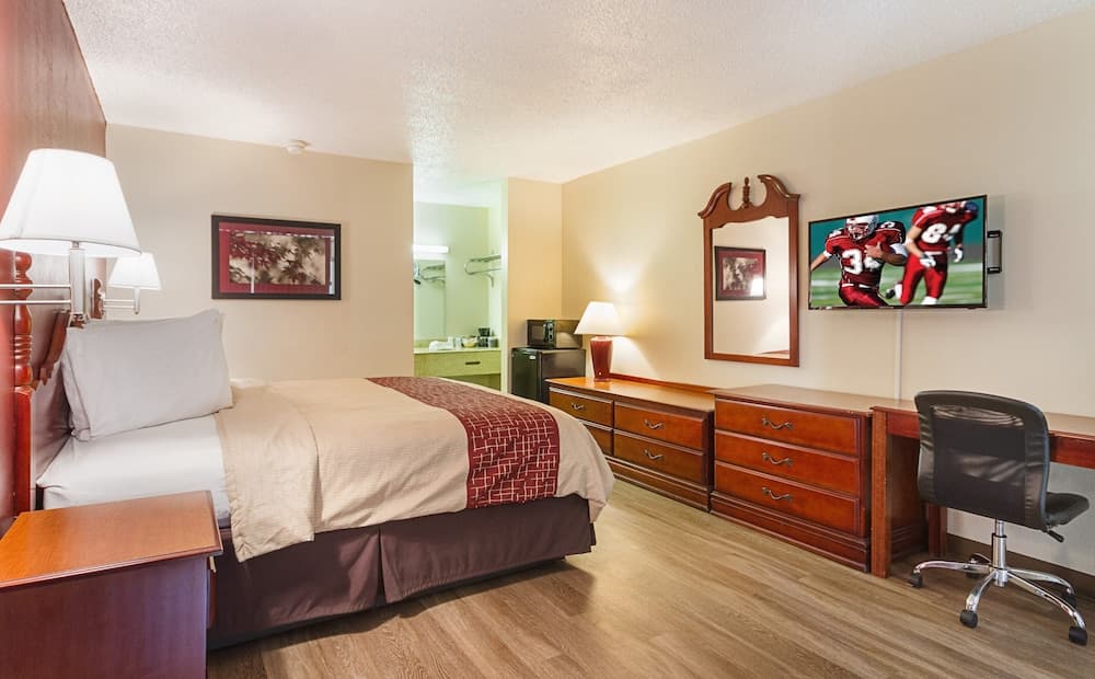 Red Roof Inn Montgomery - Midtown — hotel in Montgomery, Alabama