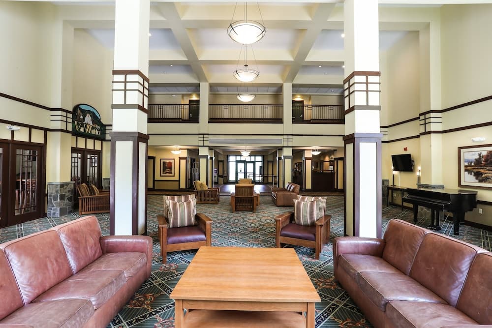 Kaatskill Mountain Club & Condos by Vail Resorts interior in Hunter — gallery photo 2