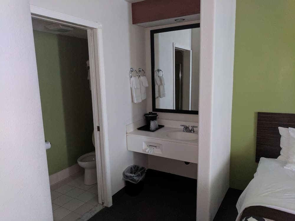 Sleep Inn & Suites Oregon - Toledo gallery photo in Oregon, OH — image 55