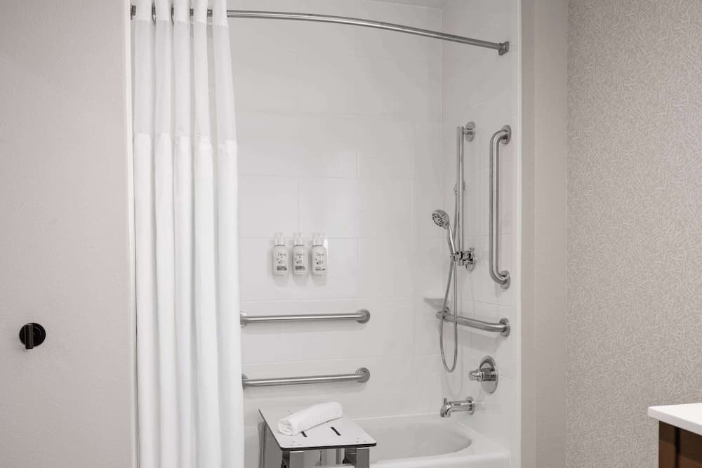 La Quinta Inn And Suites By Wyndham Lincoln gallery photo in Lincoln, CA — image 24