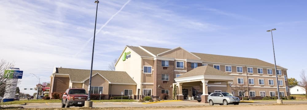 Holiday Inn Express Oneill by IHG featured exterior or lobby in O'Neill, NE — similar hotel