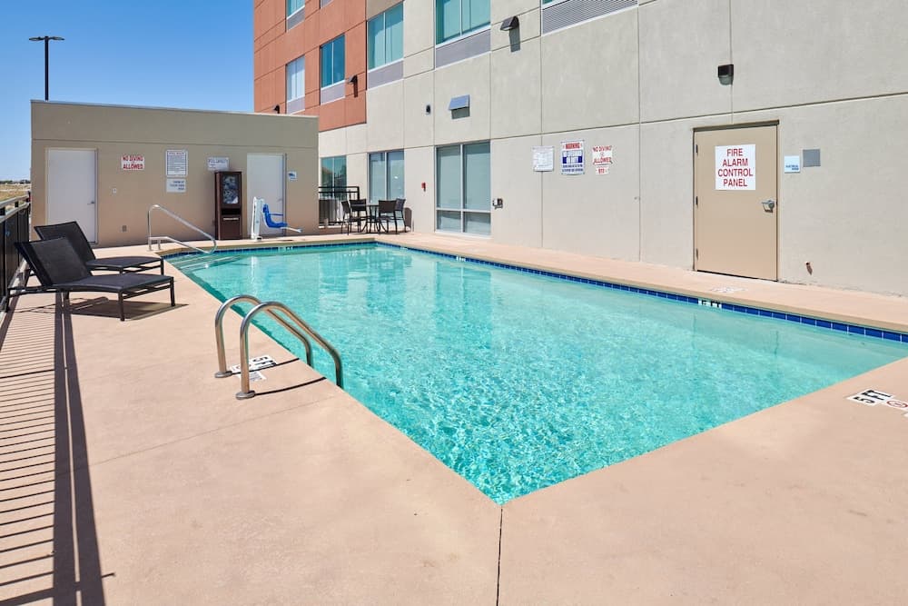 Holiday Inn Express & Suites El Paso East-Loop 375 by IHG property views in El Paso, TX — gallery photo 3
