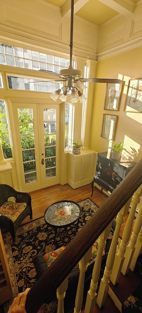 Nob Hill Inn interior in San Francisco, CA — gallery photo 2