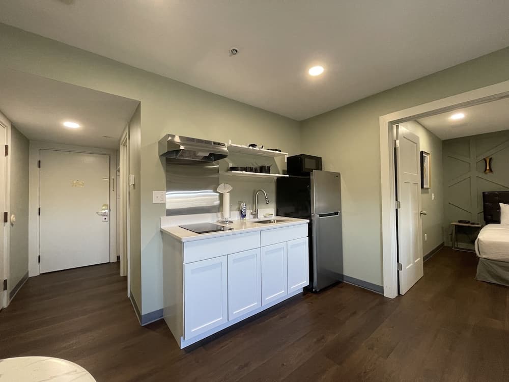 Chateau Hotel and Conference Center interior in Bloomington, IL — gallery photo 2