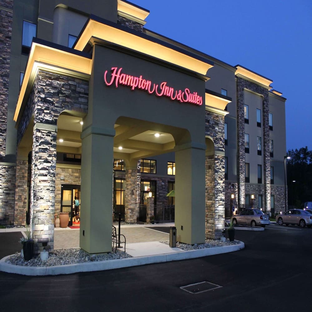 Hampton Inn & Suites Stroudsburg Pocono Mountains featured exterior or lobby in Stroudsburg, PA — similar hotel