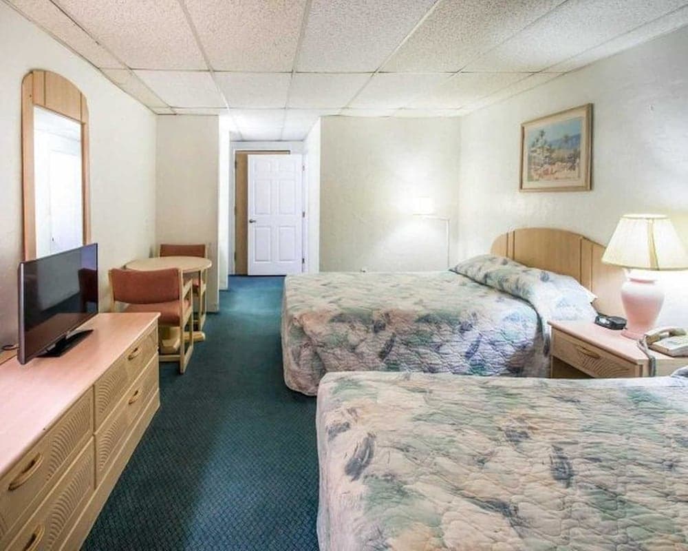Key Largo Inn interior in Key Largo, FL — gallery photo 2