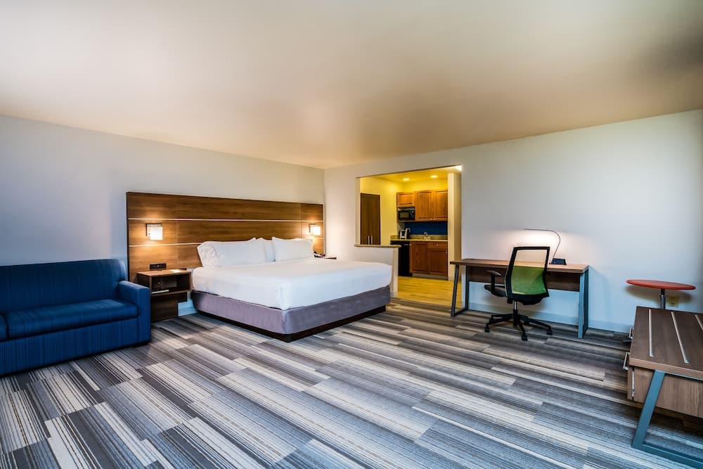 Holiday Inn Express Hotel & Suites Rocky Mount by IHG property views in Rocky Mount, VA — gallery photo 3