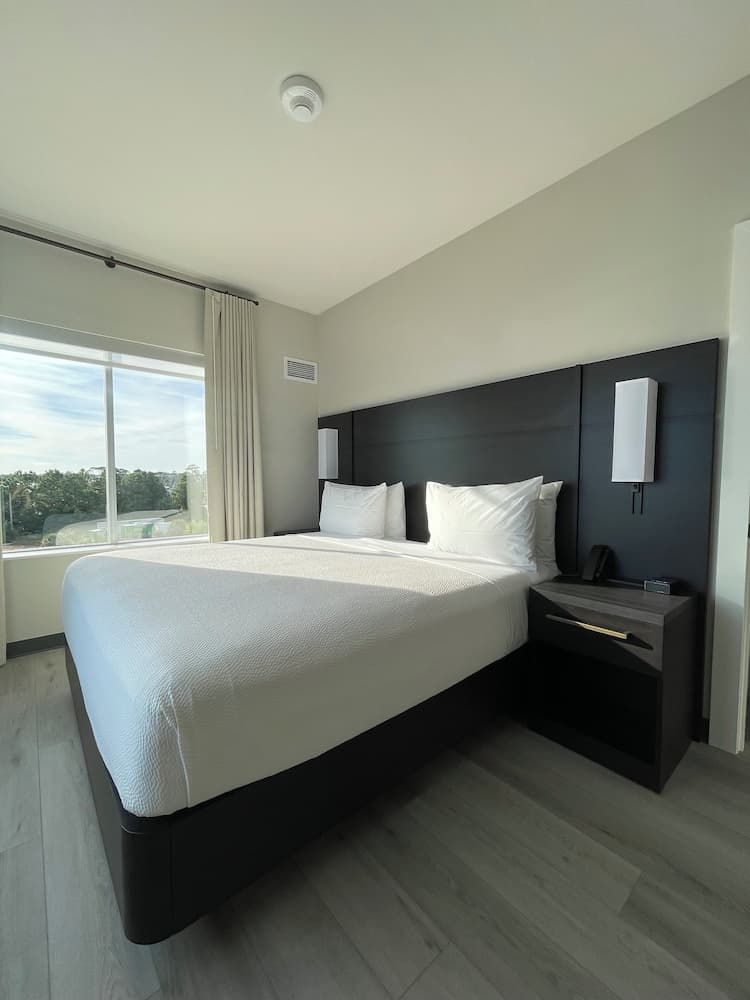 Residence Inn By Marriott Navarre Waterfront property views in Navarre, FL — gallery photo 3