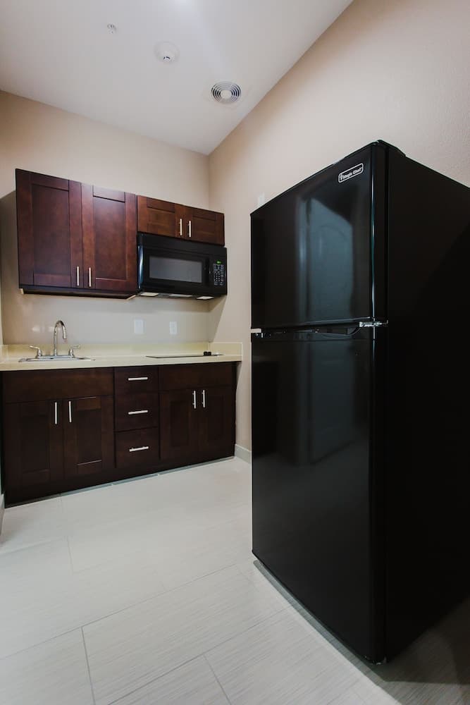 Palace Inn and Suites - Willowbrook Mall interior in Houston, TX — gallery photo 2