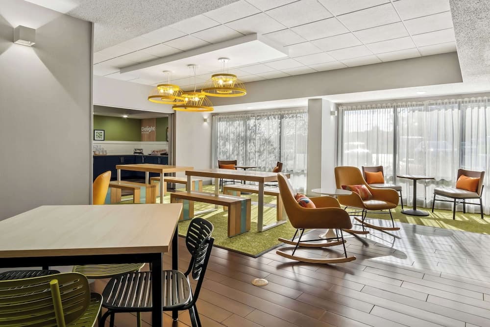 Spark by Hilton Stevensville interior in Stevensville, MI — gallery photo 2