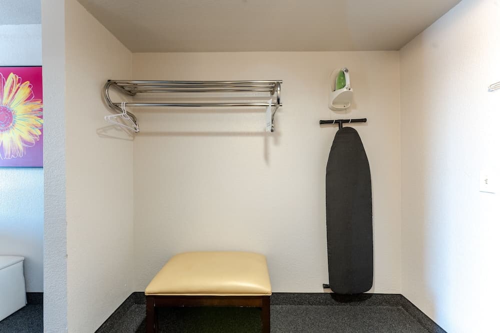 Hotel Jefe at Ojos Locos gallery photo in North Las Vegas, NV — image 61