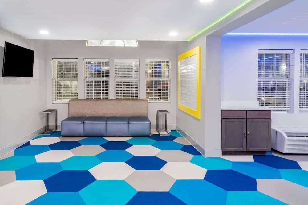 Microtel Inn by Wyndham Athens interior in Athens, GA — gallery photo 2