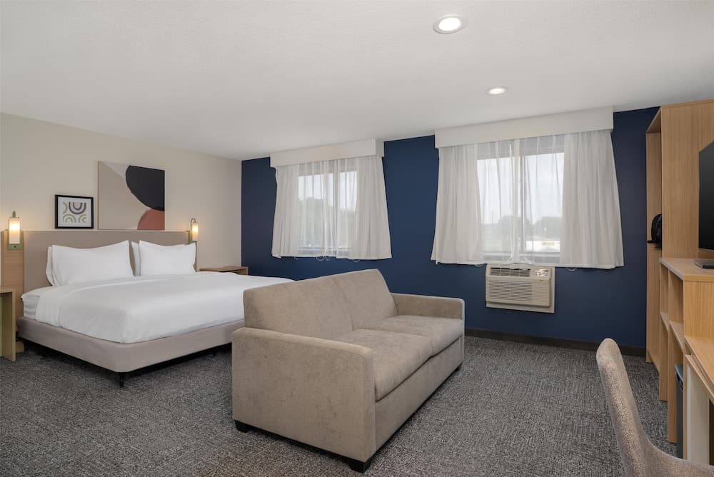 Spark By Hilton Carlisle South interior in Carlisle, PA — gallery photo 2
